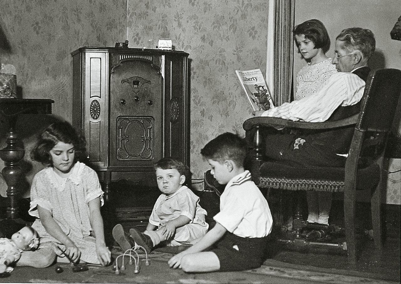 A Family and Their Radio, 1930s - TeachRock