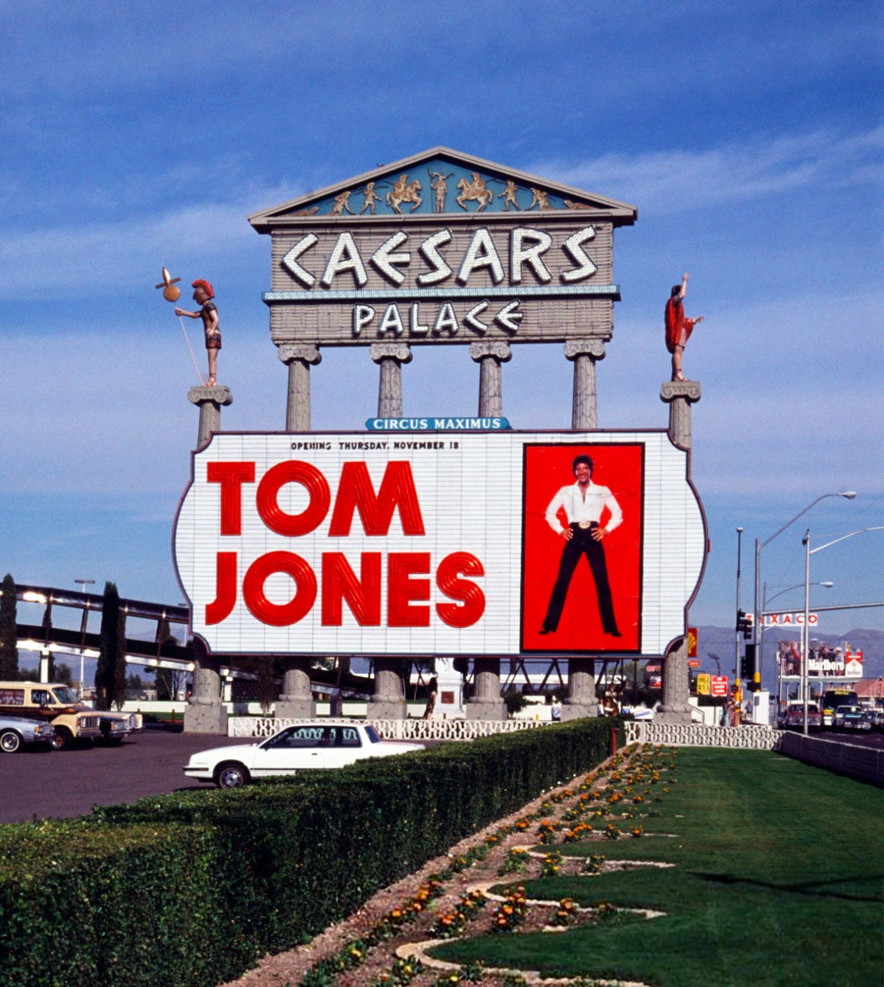 Tom Jones at Caesars Palace, November 1982. Photo by Bertrand Laforêt.