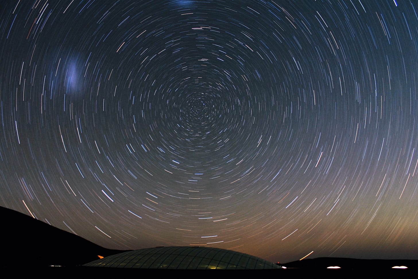 Stars circle over the Residencia at Cerro Paranal | ESO