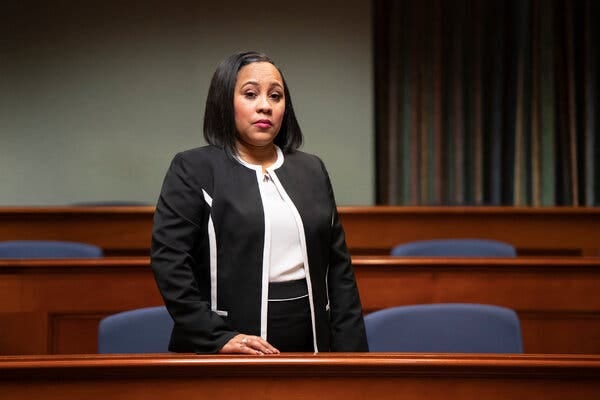A judge on Monday disqualified Fani T. Willis, the Atlanta area prosecutor, from developing a criminal case against an ally of Donald J. Trump, citing a conflict of interest.