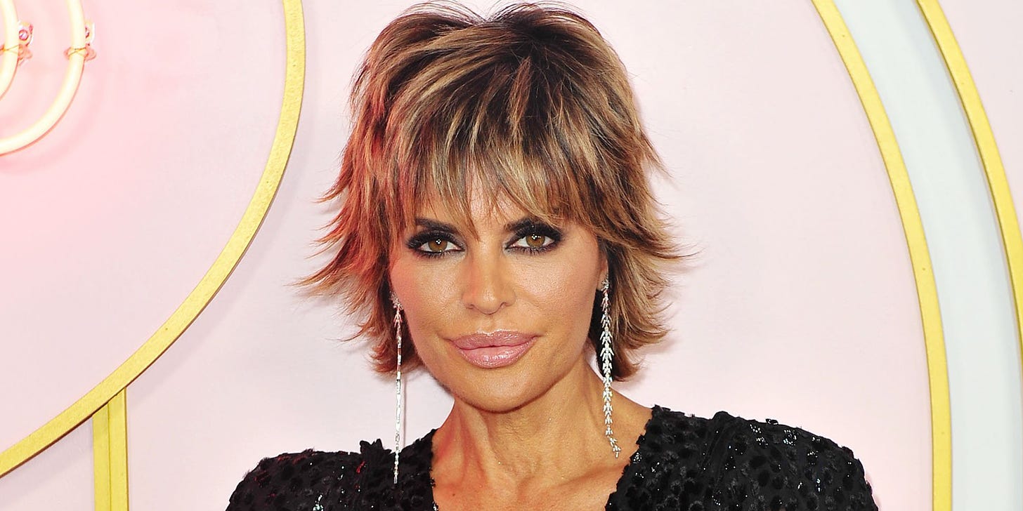 Real Housewives' star Lisa Rinna rocks new hairstyle with gorgeous wig