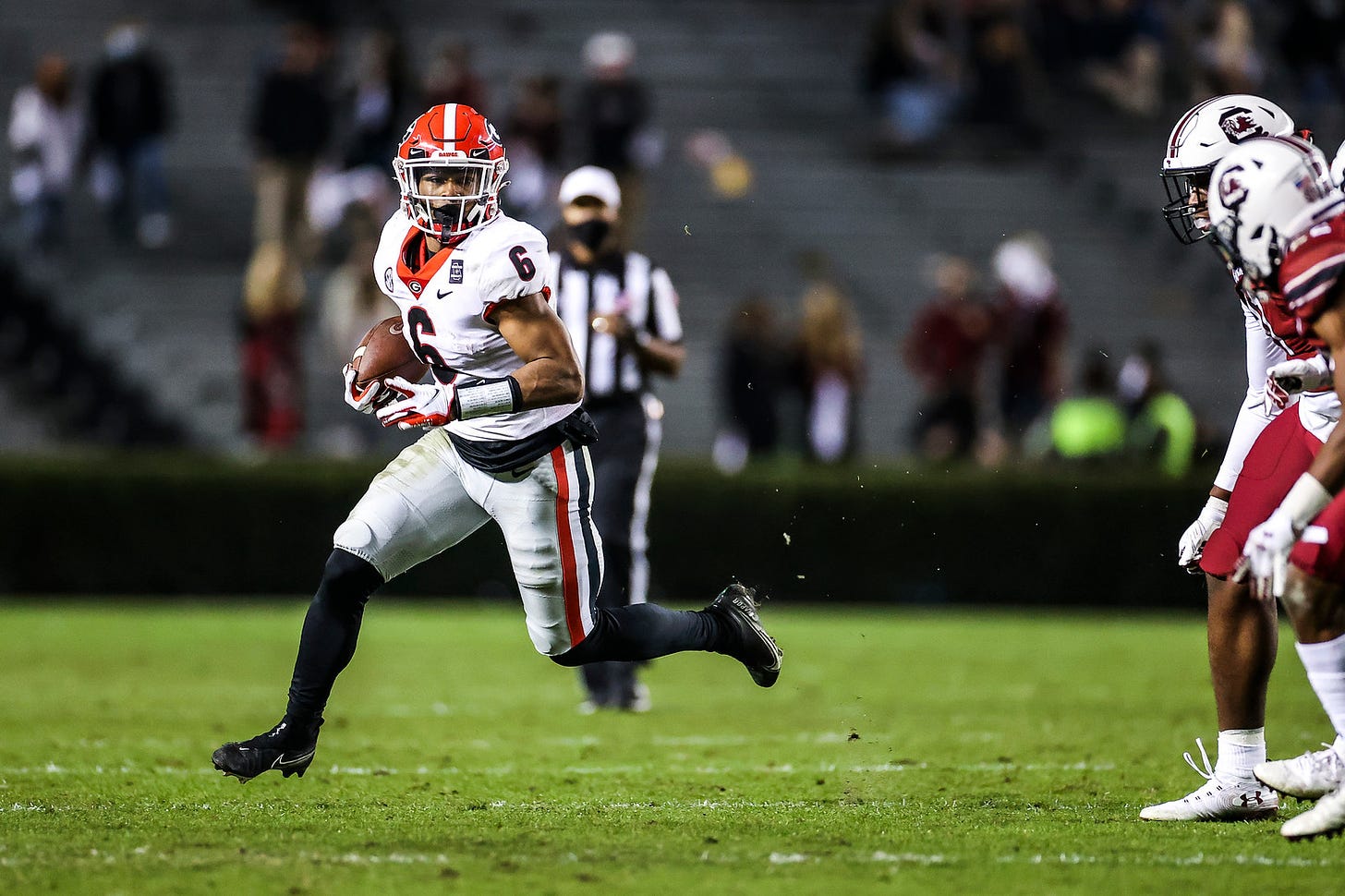 Georgia running back Kenny McIntosh (6) during a game against South Carolina at Williams-Brice Stadium in Columbia, SC., on Saturday, Nov. 28, 2020. (Photo by Tony Walsh)