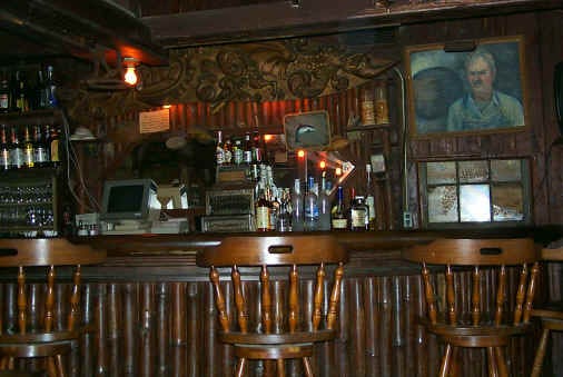 Cap's Place Bar