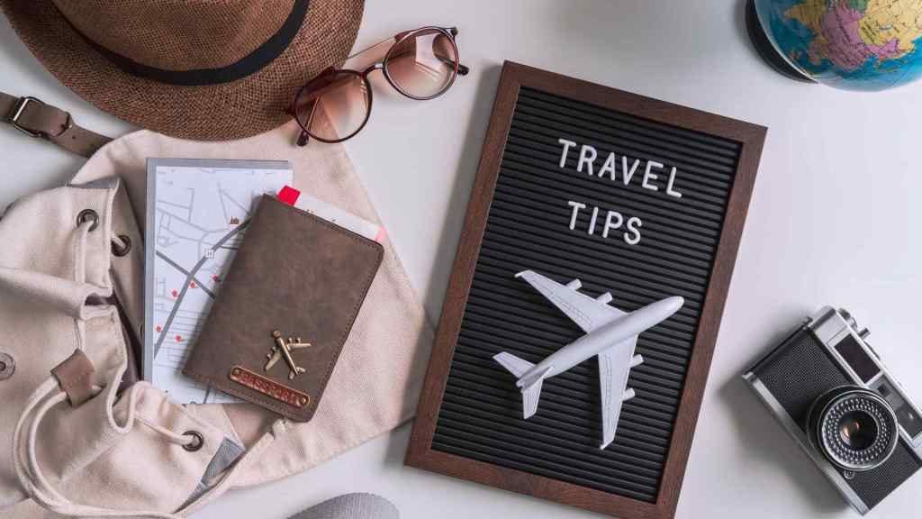 10 Must-Have Items For A 'Travel Go Bag' - Always Be Prepared