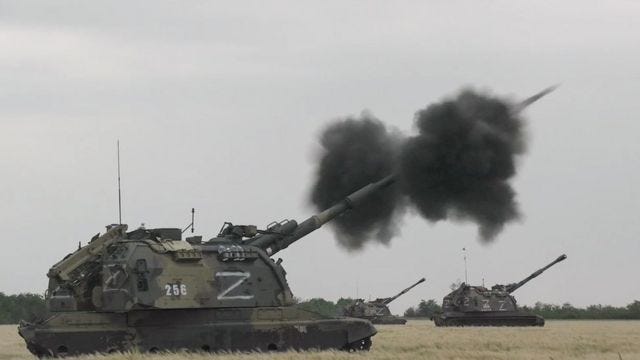 Russian howitzers in Ukraine.