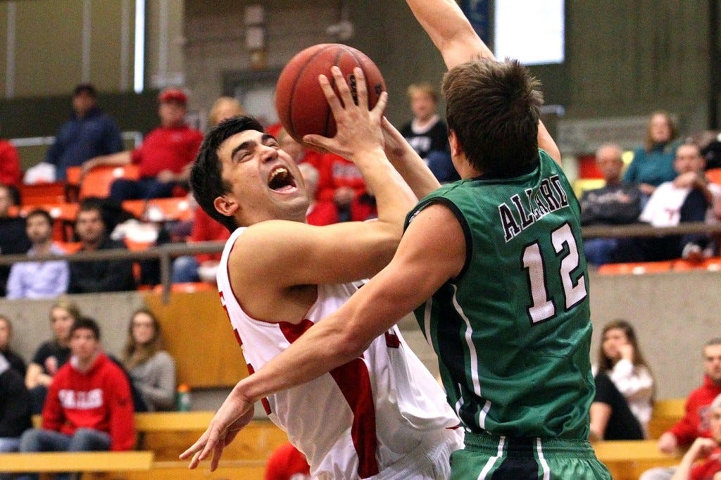 Venky Jois going up strong - Courtesy of Eastern Washington Athletics