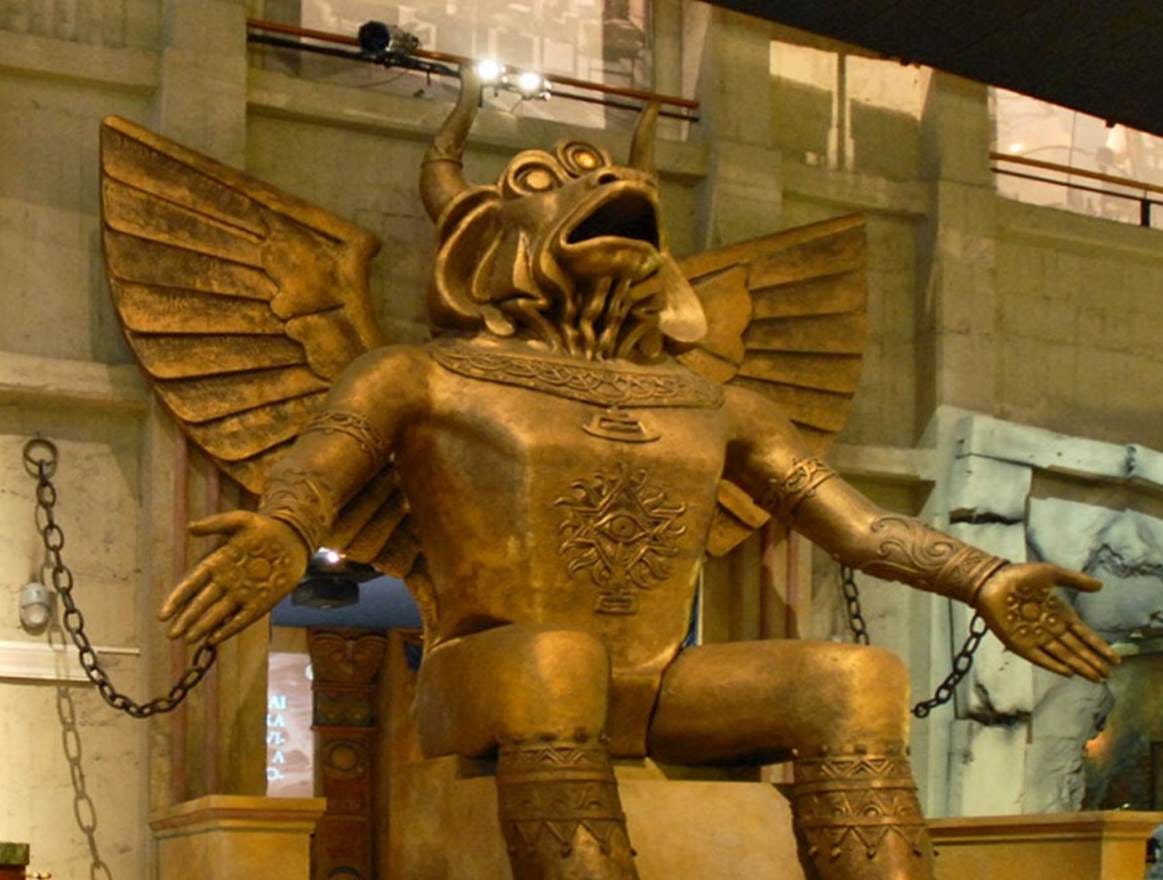 File:Statua del dio Moloch, museo del cinema di Torino.jpg - Wikimedia  Commons