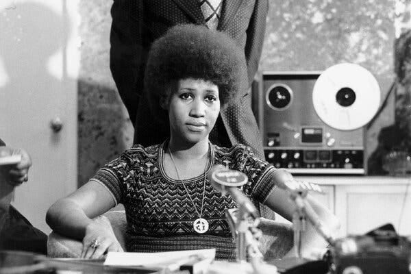 Aretha Franklin at a news conference in 1973. Her 270-page F.B.I. file was released last month.