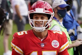 Chiefs' Patrick Mahomes Passes Dan Marino, Becomes Fastest QB to 100  Passing TDs | Bleacher Report | Latest News, Videos and Highlights