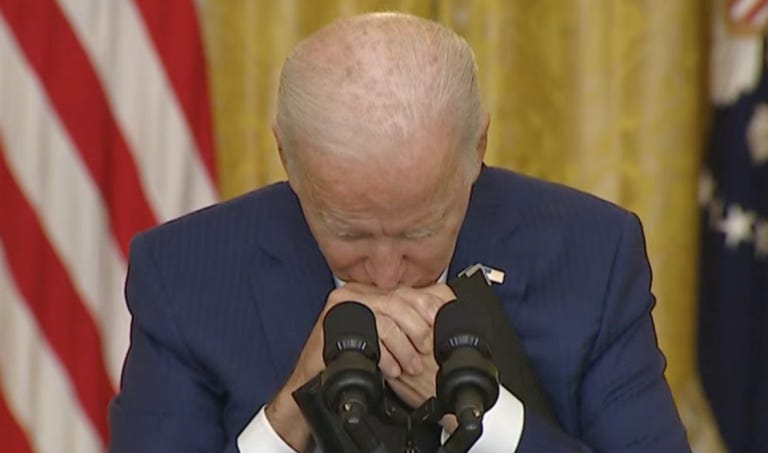 Biden collapses head at podium after one question from Peter Doocy