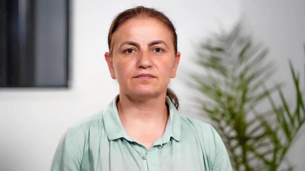 Yksi kolmesta uhrista oli ISIS:iä vastaan taistellut naisten puolustusjoukkojen komentaja Emine Kara Syyrian kurdien YPG/YPJ riveistä.