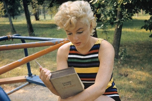 Marilyn Monroe Reads Joyce's Ulysses at the Playground (1955) | Open Culture