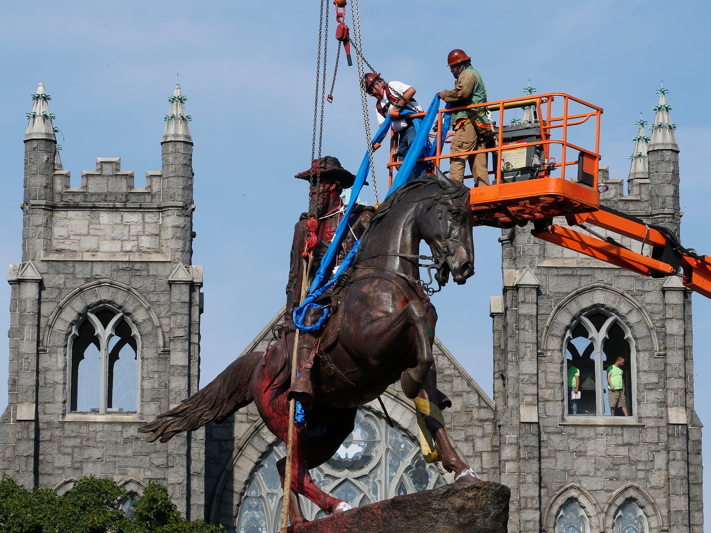 Nearly 100 Confederate Monuments Removed In 2020, Report Says; More Than  700 Remain : NPR