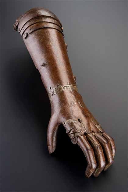 Prosthetic arm dating to between about 1560 to 1600 from the Science Museum in London. (Wellcome Collection / CC BY 4.0)