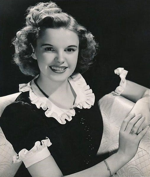 File:Judy Garland publicity photo 1939.jpg