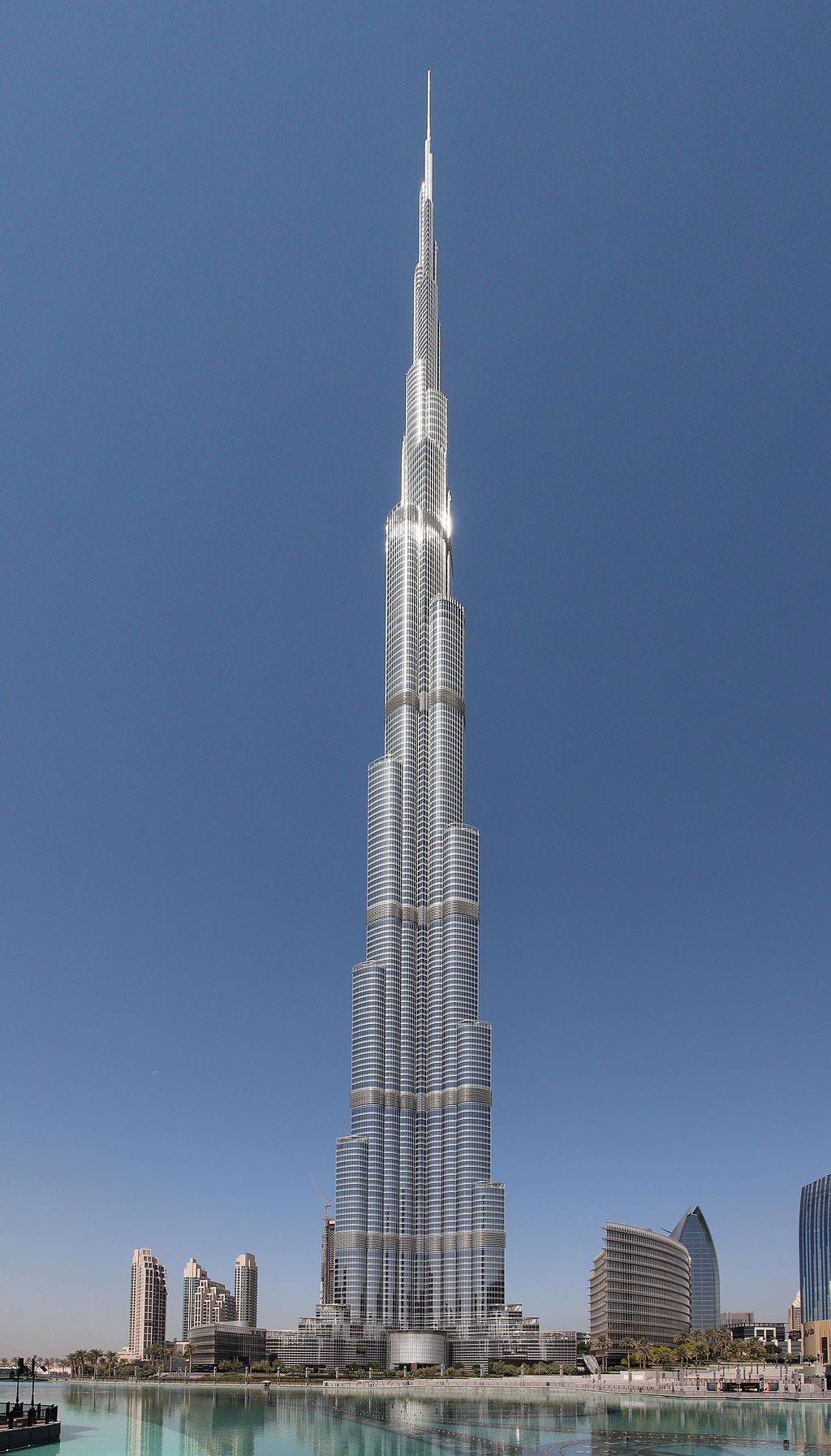 An image of the Burj Khalifa in Dubai.