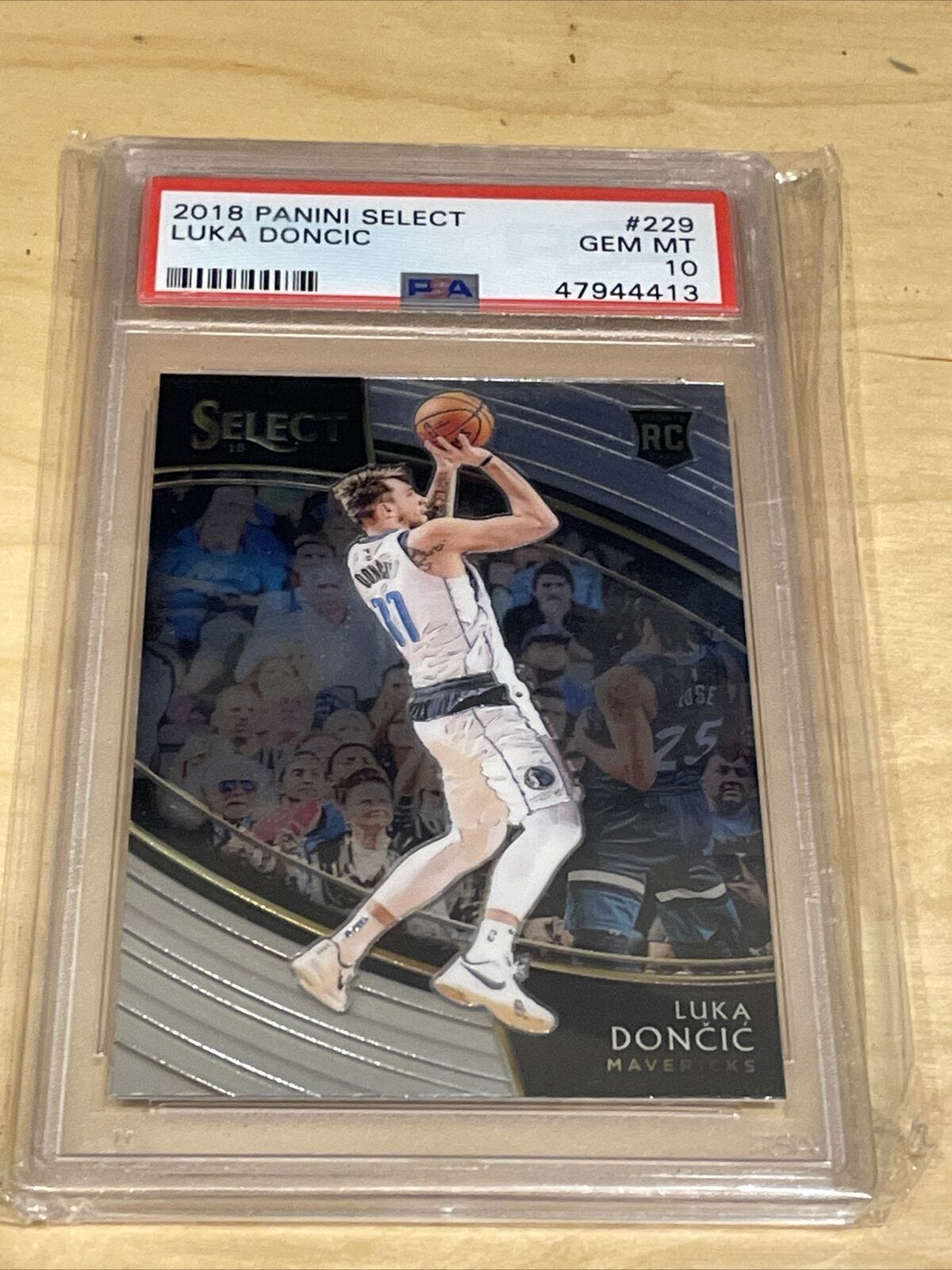 Image 1 - 2018-19-Select-Luka-Doncic-Courtside-PSA-10-Gem-Mint-Rookie-RC-SSP-Rare-Low-Pop