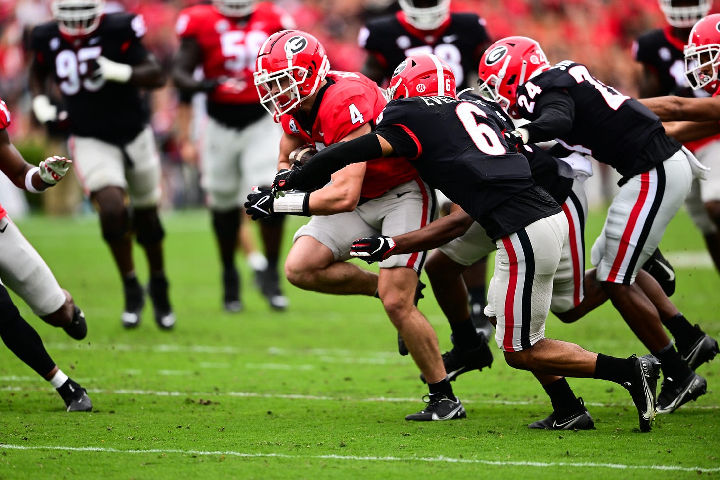 Georgia tight end Oscar Delp (4) during the G-Day scrimmage on Dooley Field at Sanford Stadium in Athens, Ga., on Saturday, April 16, 2022. (Photo by Rob Davis)