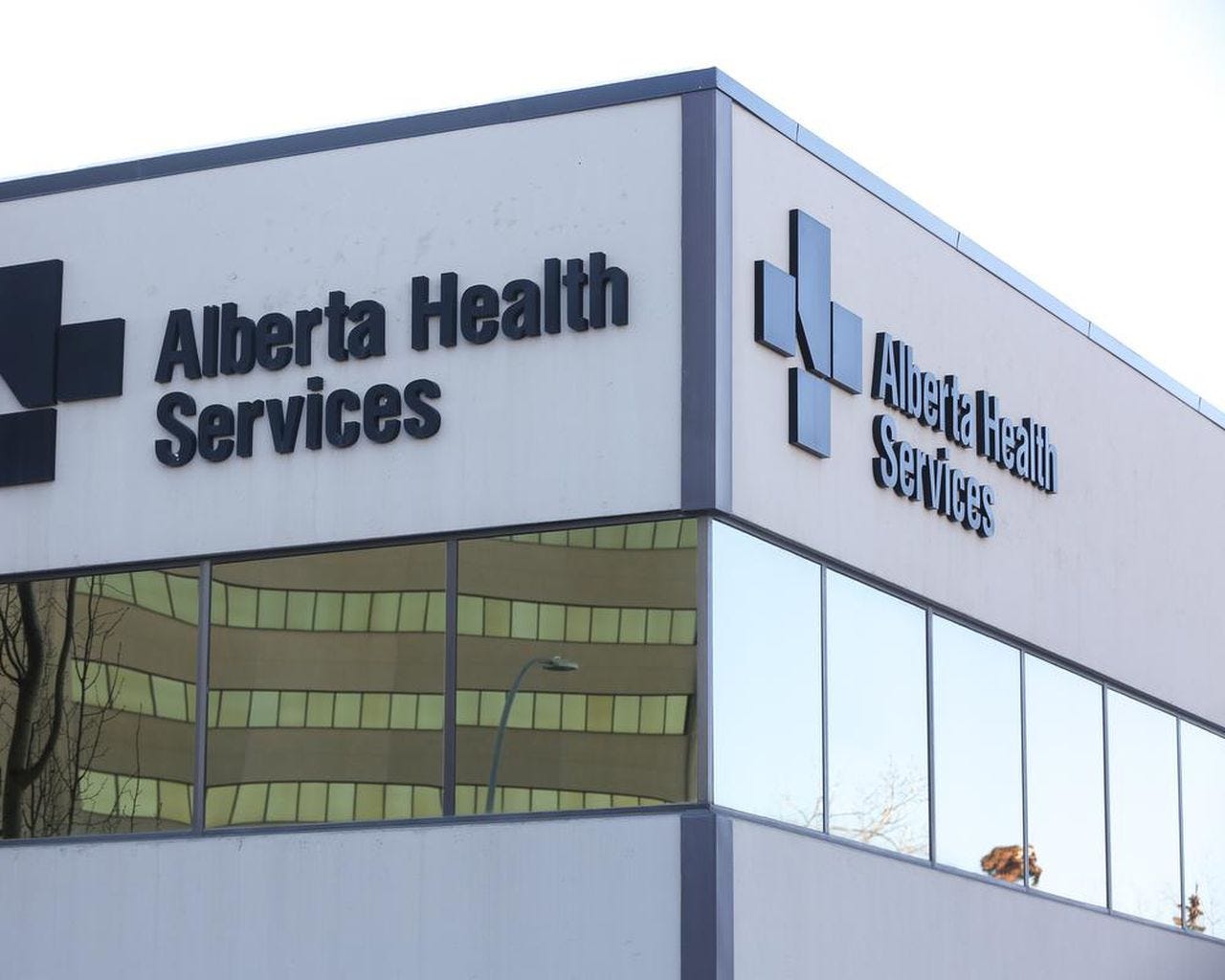 7,000 Albertans potentially affected by privacy breach after doctor uses  Gmail: AHS | The Star