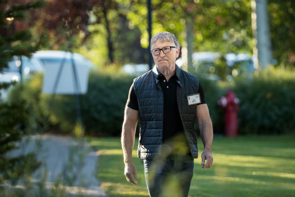 Photo mockup of Bill Gates head on the famously jacked Aspen-institute body of Jeff Bezos