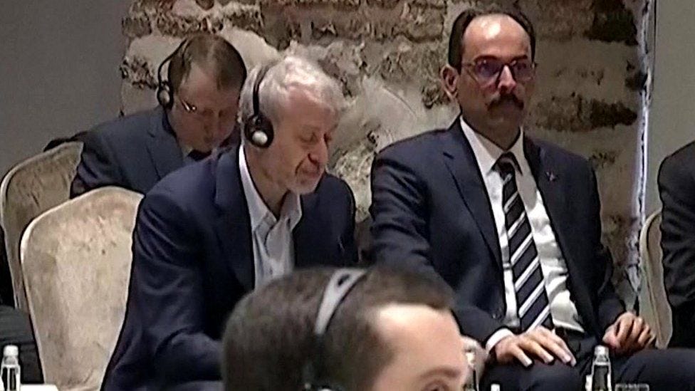 Russia-Ukraine war: Abramovich spotted in Istanbul peace talks - BBC News