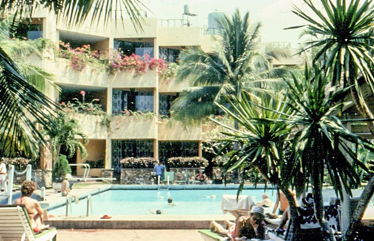 File:Hotel pool, Pattaya, 1982.jpg
