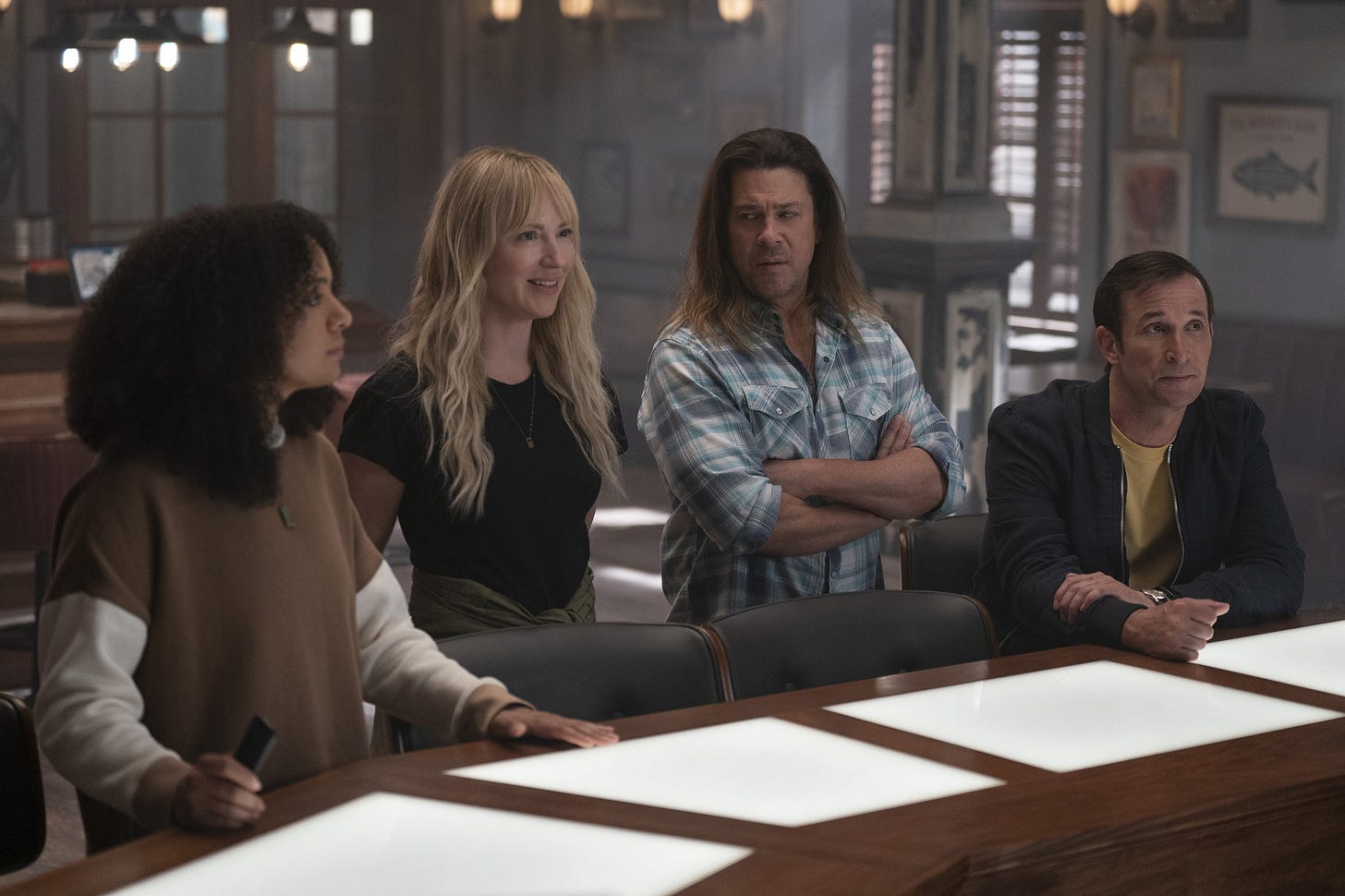 Scene from LEVERAGE: REDEMPTION featuring Aleyse Shannon, Beth Riesgraf, Christian Kane, and Noah Wyle.