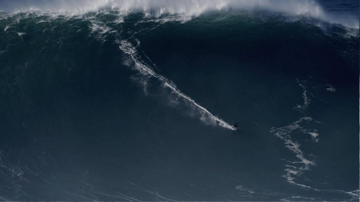 Watch: German surfer breaks world record for biggest wave ever surfed |  Euronews