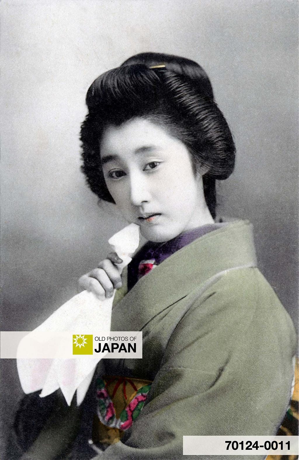 70124-0011 - Japanese woman with Handkerchief, 1910s