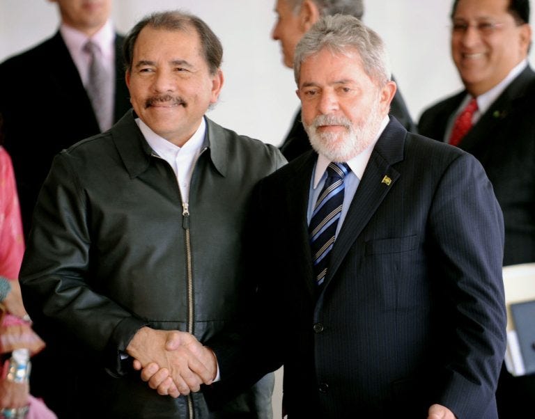 Lula e Daniel Ortega, durante visita do ditador ao Brasil, em 2010 | Foto: Roosewelt Pinheiro/Agência Brasil