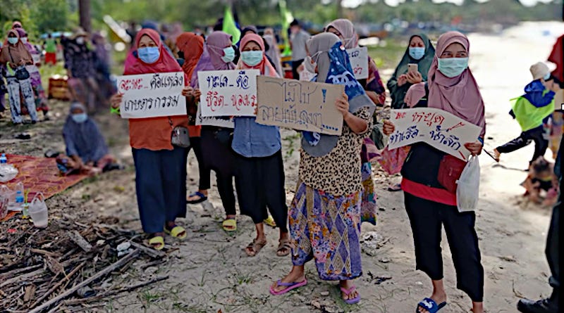 Protesters from Chana in Songkhla province of Thailand. Photo Credit: Murray Hunter
