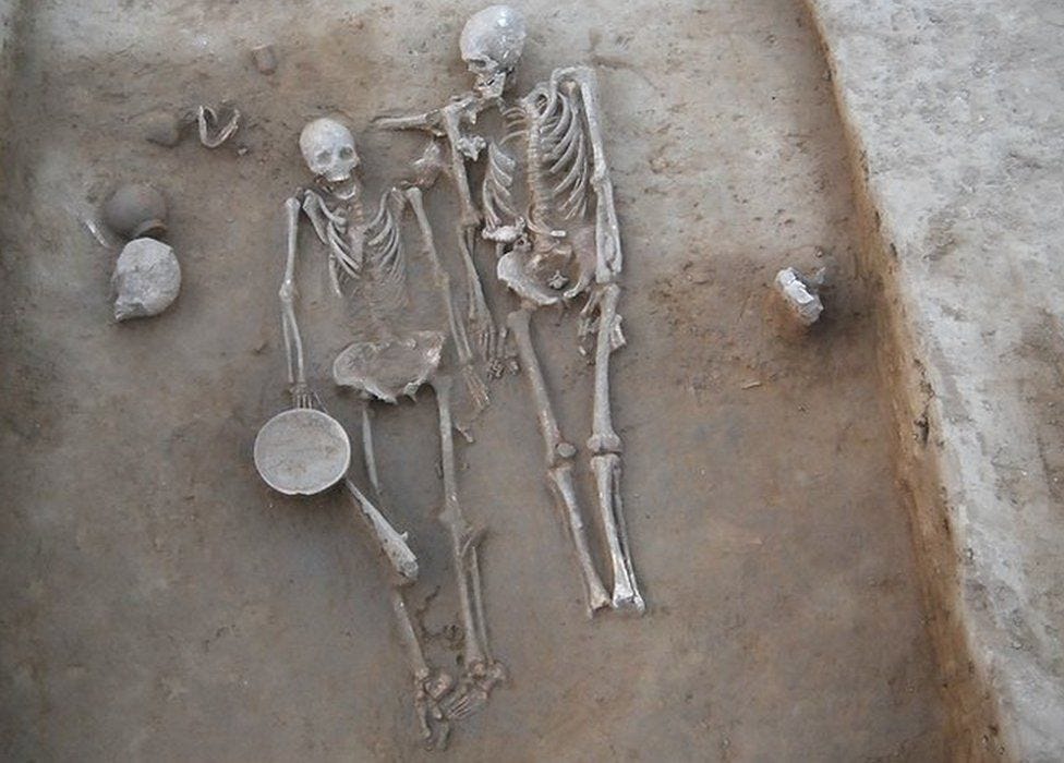 The skeleton of the couple