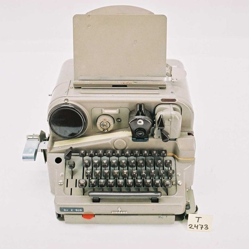 Teletype Type 68D from Siemens. Developed in 1951. Photo: Norsk Teknisk Museum