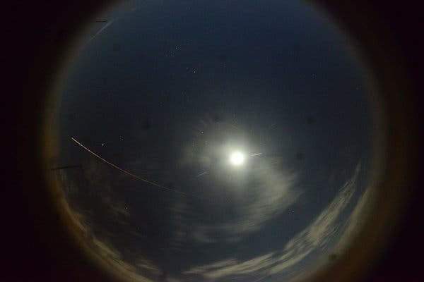 A Desert Fireball Network image of a grazing fireball taken by the William Creek Observatory in Australia in 2017.