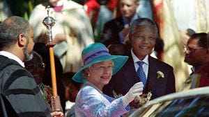 Elizabeth II and Nelson Mandela