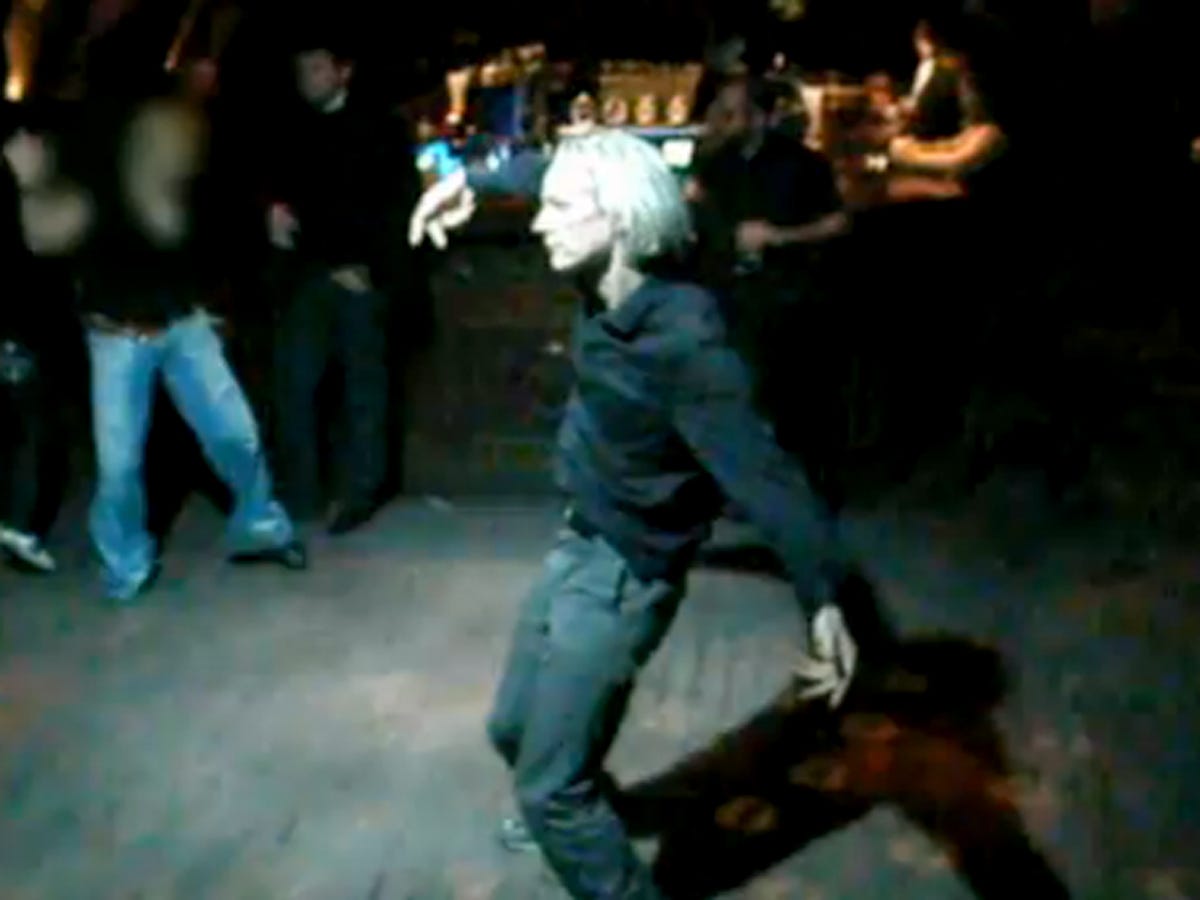 DiscoLeaks: Julian Assange "getting down" on the dance floor in Reykjavik?  - CBS News