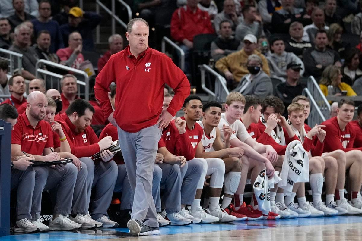 Wisconsin men's basketball coach Greg Gard worries about NIL, transfer  portal | Sports Daily Updates | leadertelegram.com