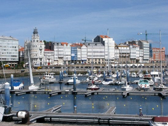 Zona del PARROTE hacia la ciudad vieja de La Coruña desde el puerto  deportivo. - Photo de La Corogne, Province of A Coruna - Tripadvisor