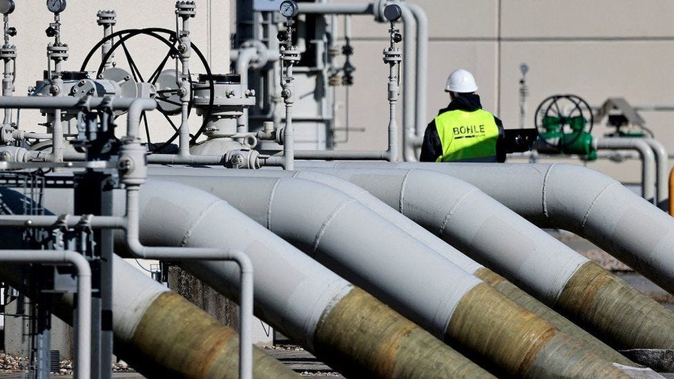 Ukraine war: Russia waging gas war with Nord Stream 1 cuts - Zelensky - BBC  News