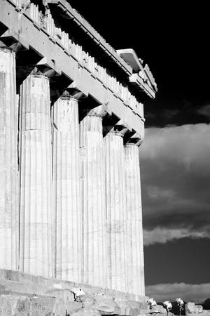 Mono Parthenon colonnade and entablature with floodlights.jpg