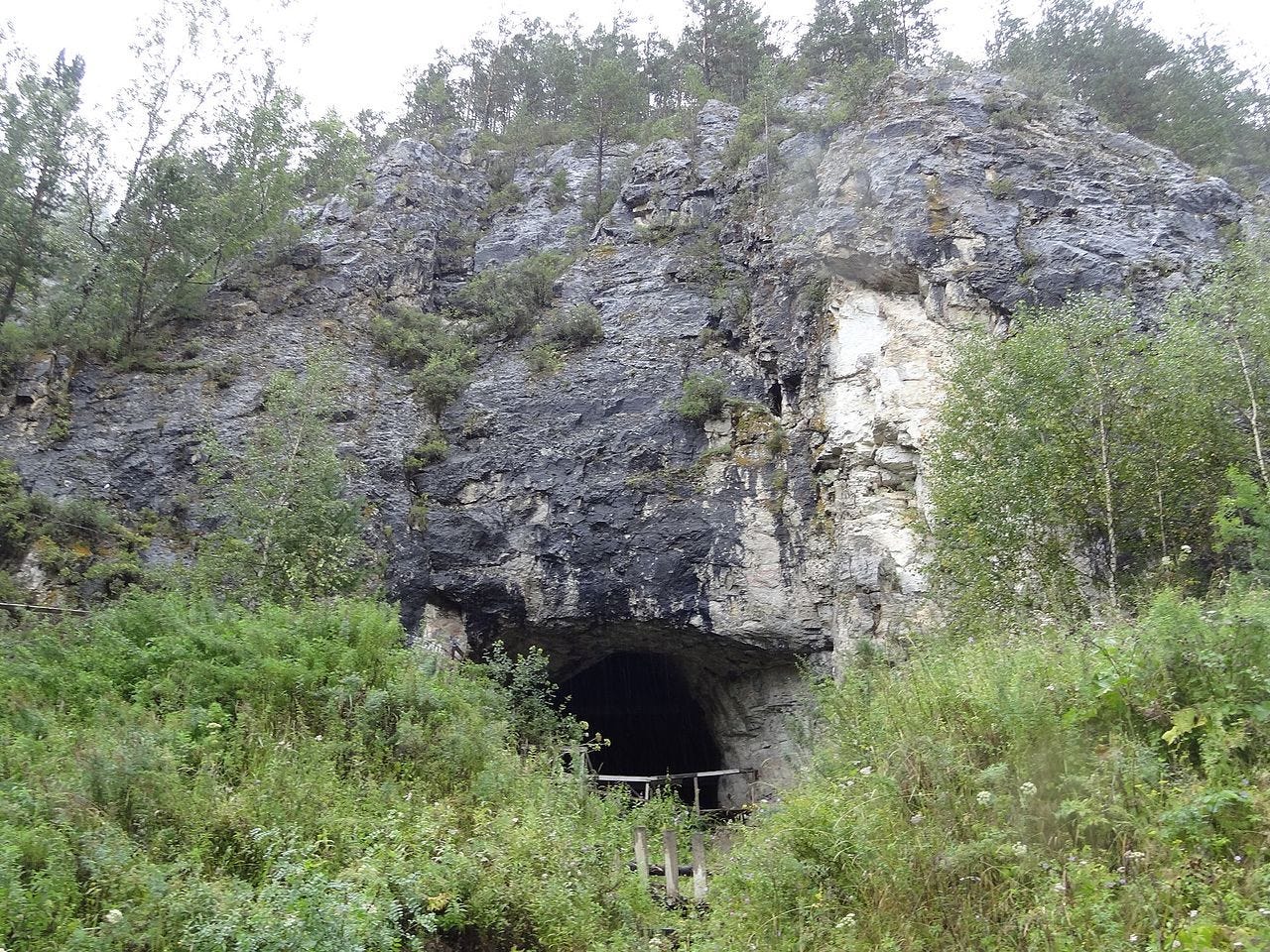 File:Таинственная пещера.jpg - Wikimedia Commons