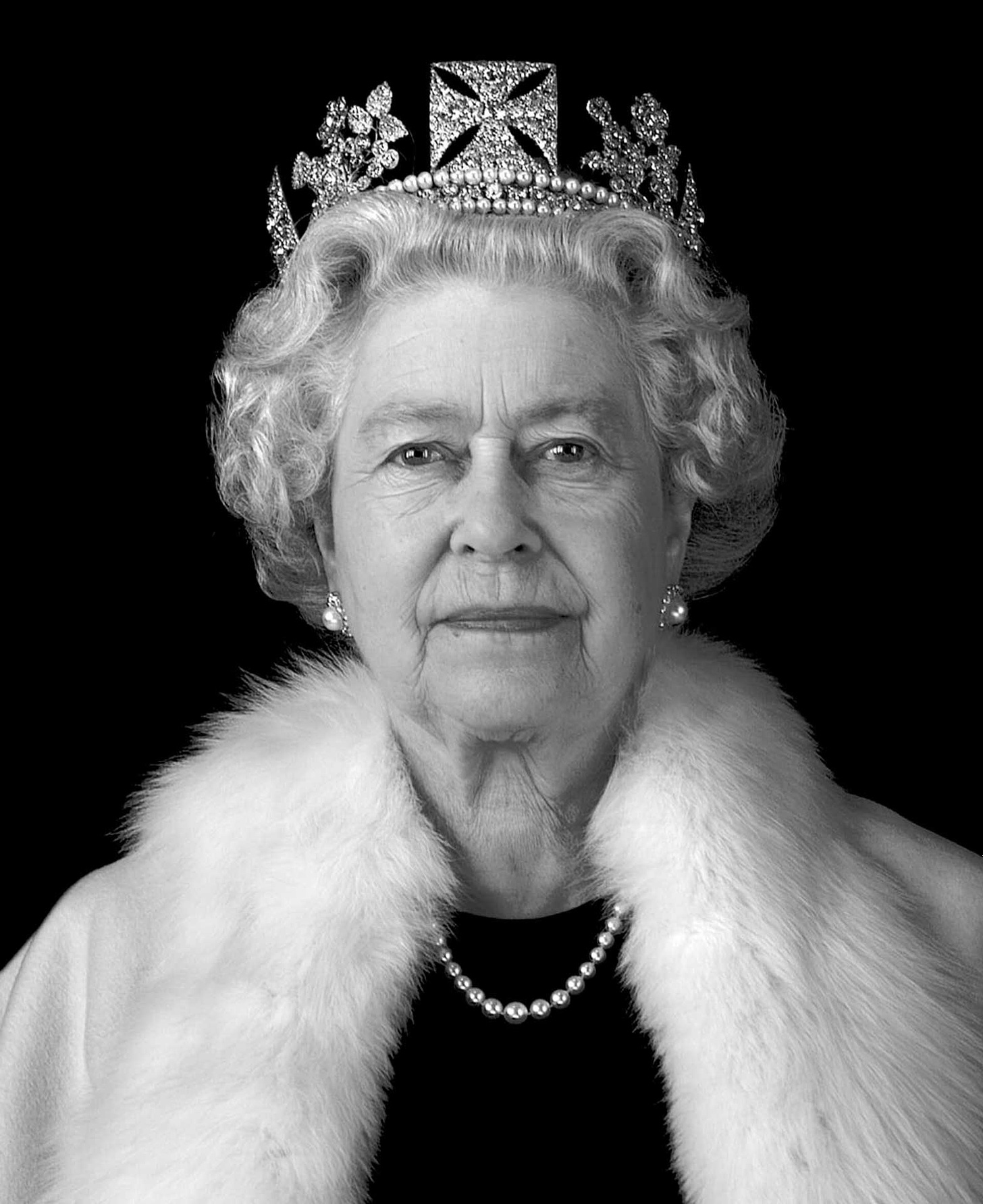 Queen Elizabeth: How 70 years of portraits have made her an icon