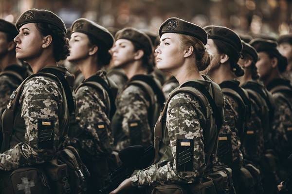 Тепер жінки проходять військову службу на рівних засадах із чоловіками