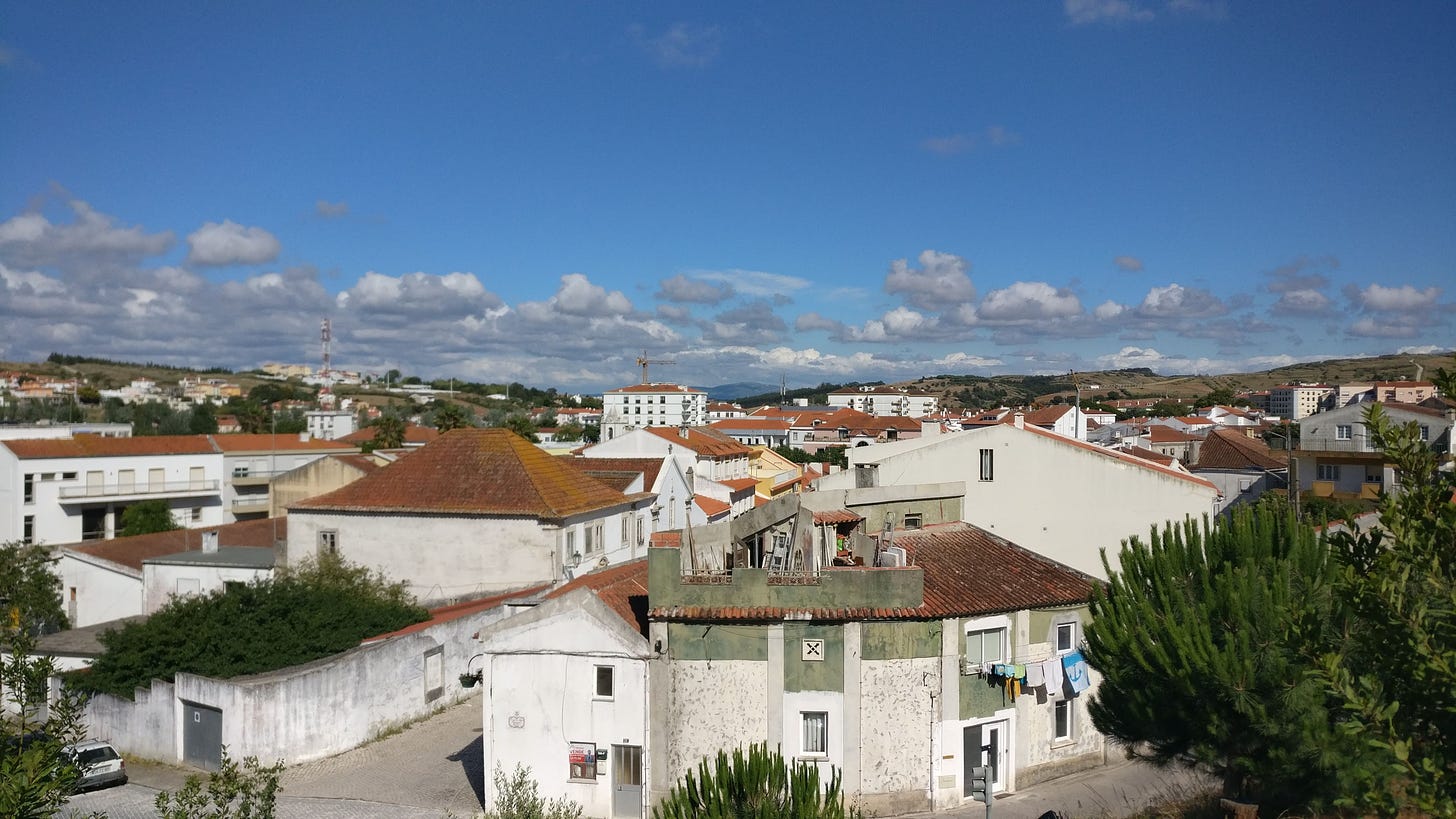 A totally random picture of Lourinha showing white homes and red roofs