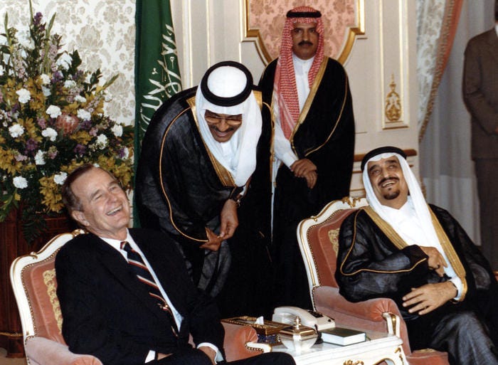 File:President George H. W. Bush and King Fahd bin Abdulaziz Al Saud share  a laugh.jpg - Wikimedia Commons