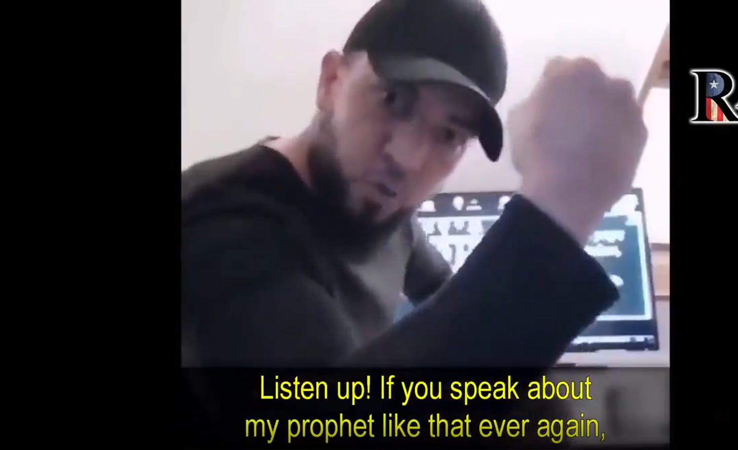 Noin 30 vuotias muslimimies uhkaa videolla tappavansa kenet tahansa, joka ei ylistä hänen profeettaansa.