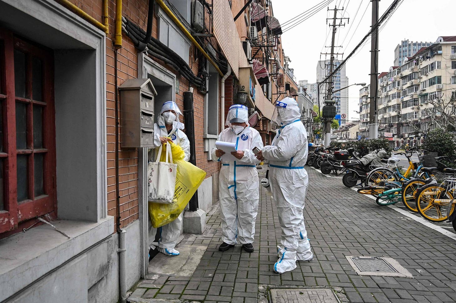 Shanghai locks down half the city to nail growing COVID-19 outbreak | The  Japan Times