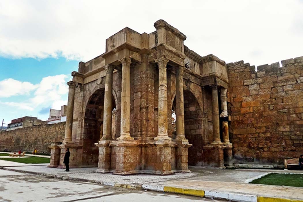 The arch of Caracalla in the Roman city Theveste 
