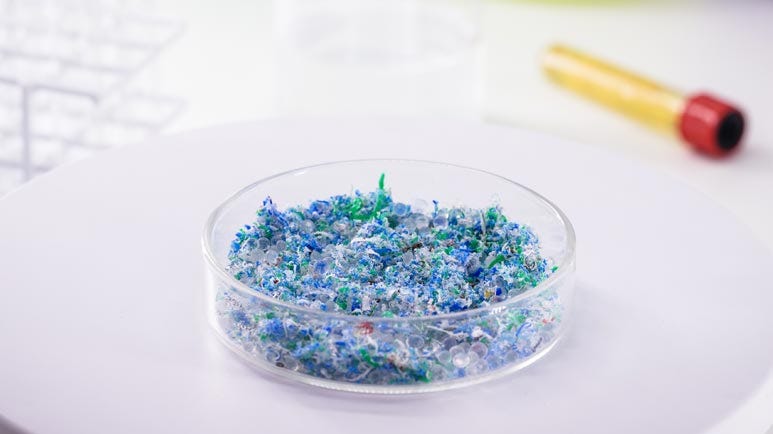 microplastics from masks in human lungs
