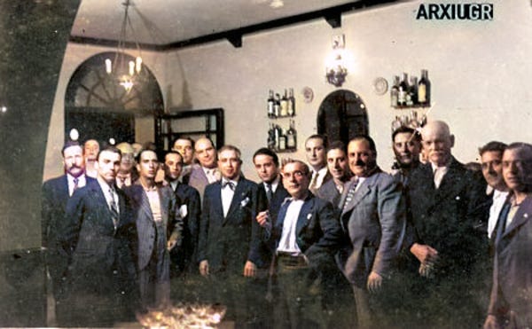 Salvador (tatarabuelo) in the middle with the bowtie. Leader of the Granollers Choir.